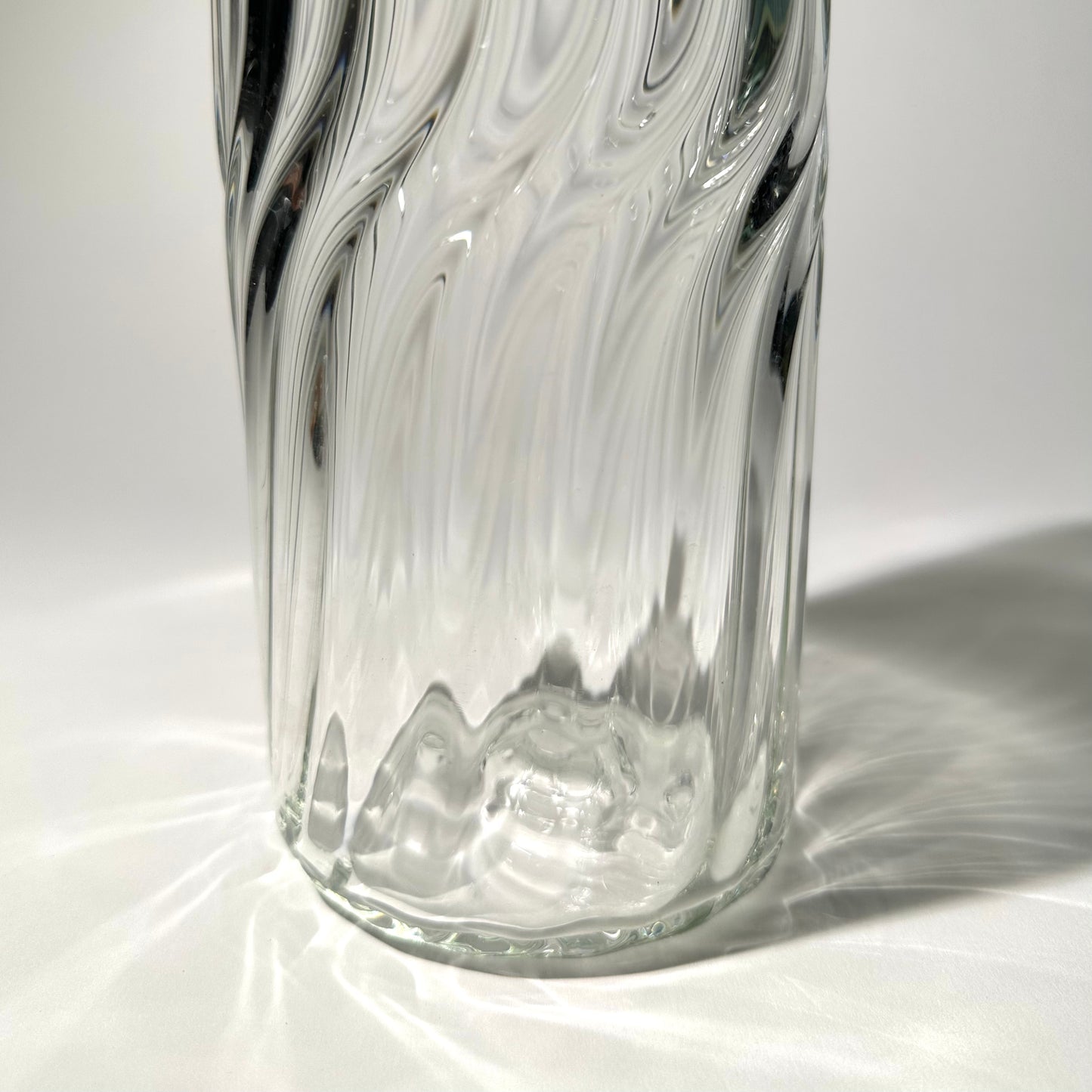 Ribbed Vase with a Twist Clear